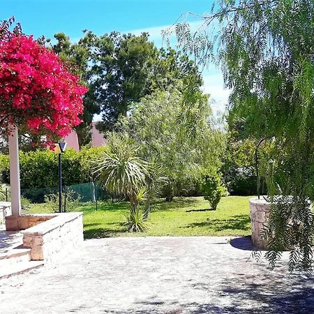 Bouganvilla Полиняно а Маре Екстериор снимка